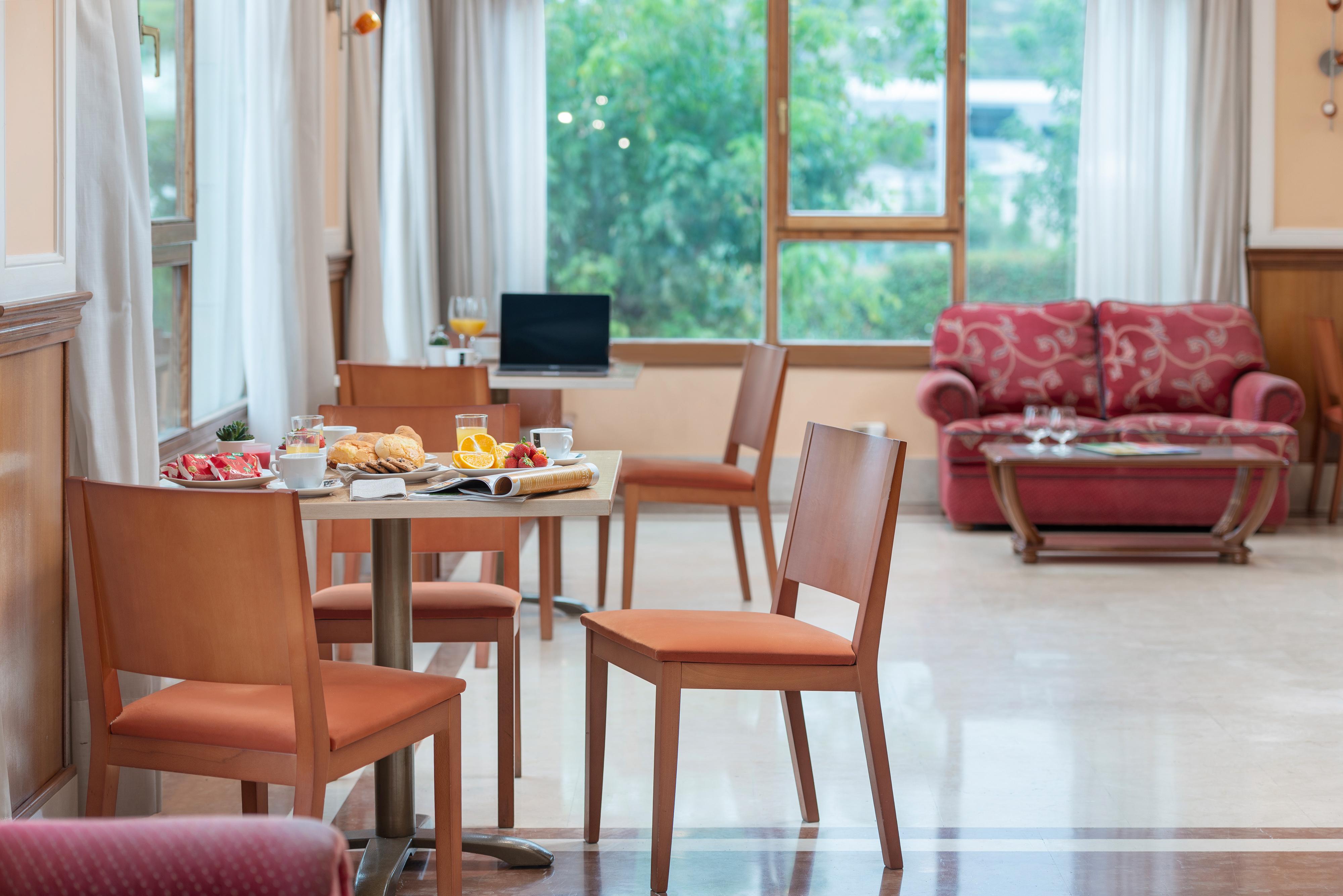 Tryp Bilbao Sondika Hotel Экстерьер фото