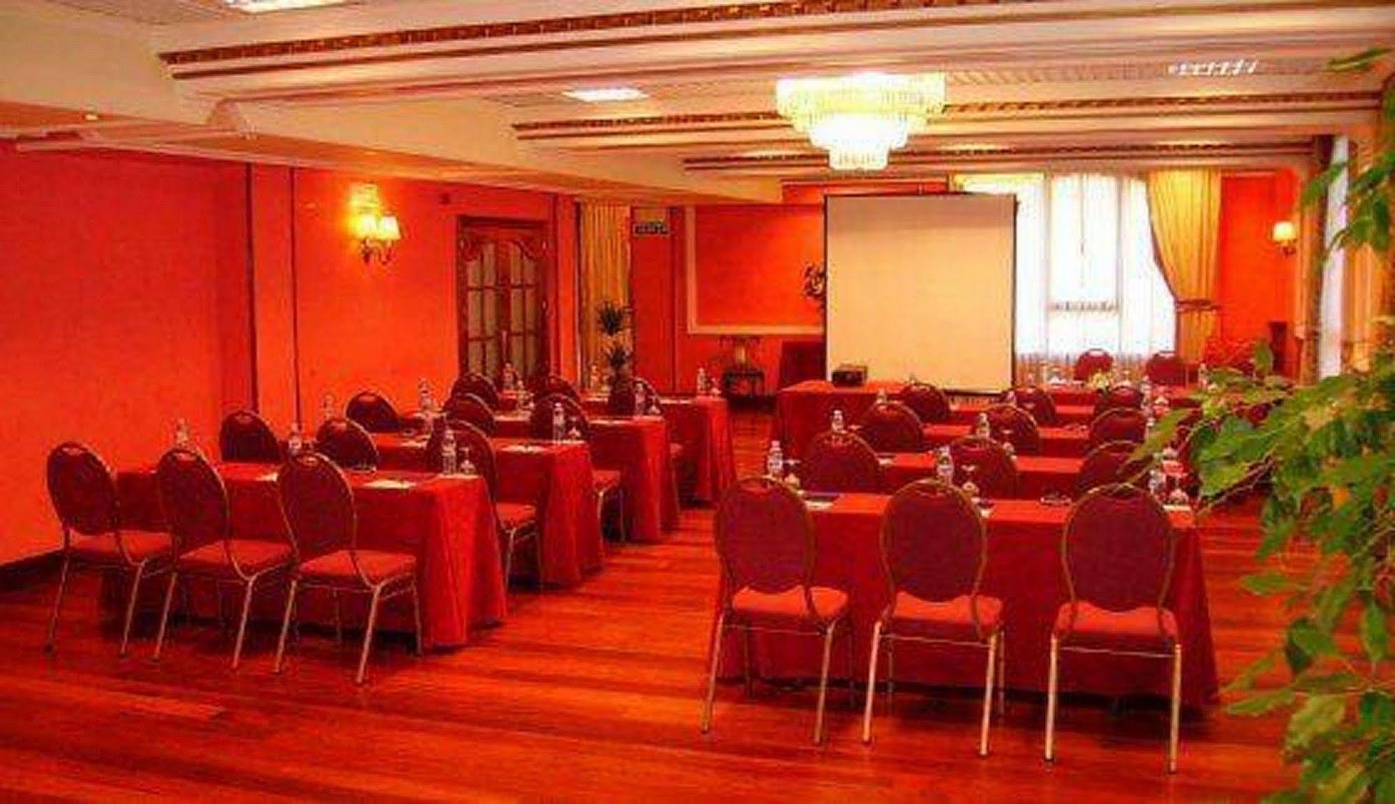 Tryp Bilbao Sondika Hotel Удобства фото