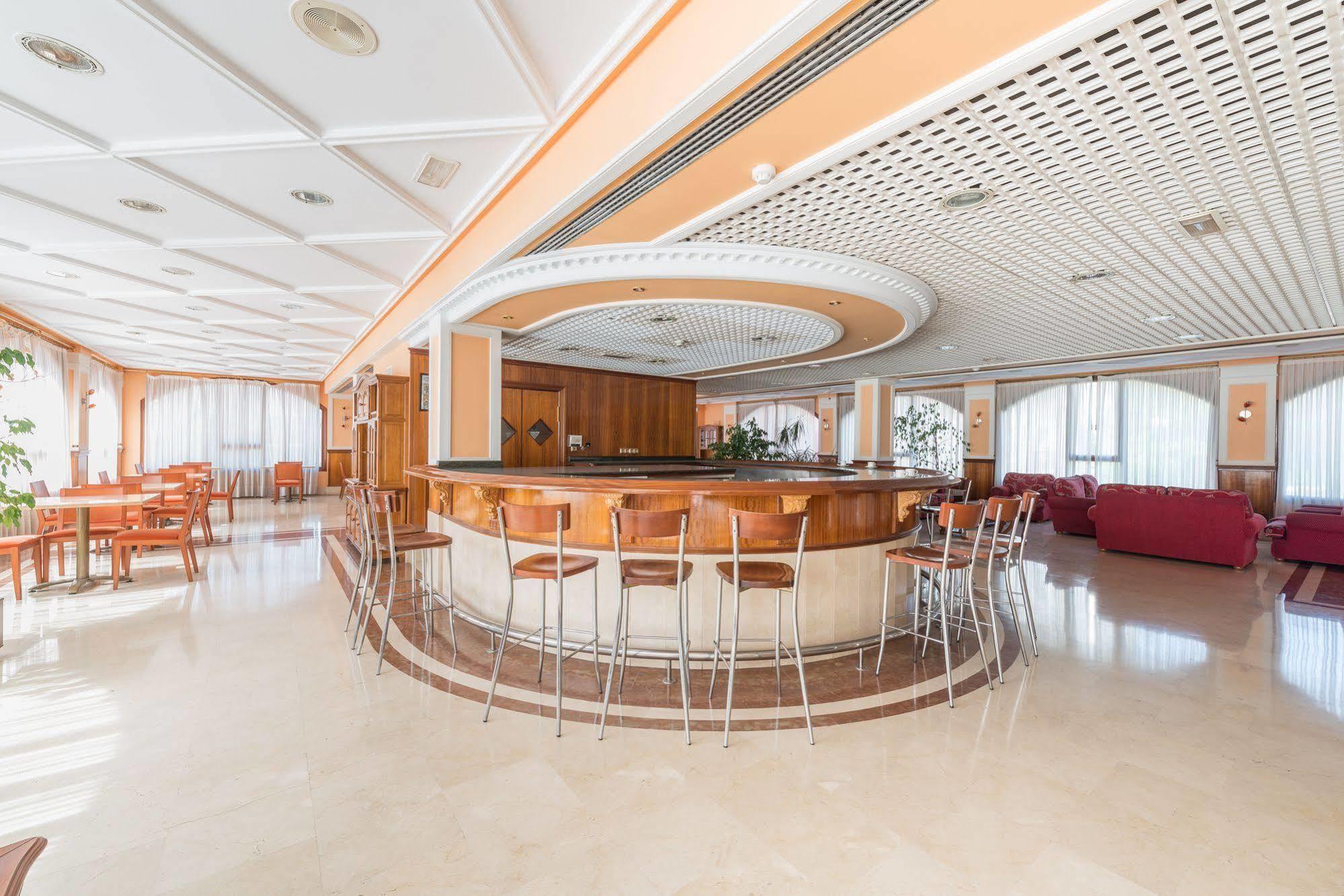 Tryp Bilbao Sondika Hotel Экстерьер фото