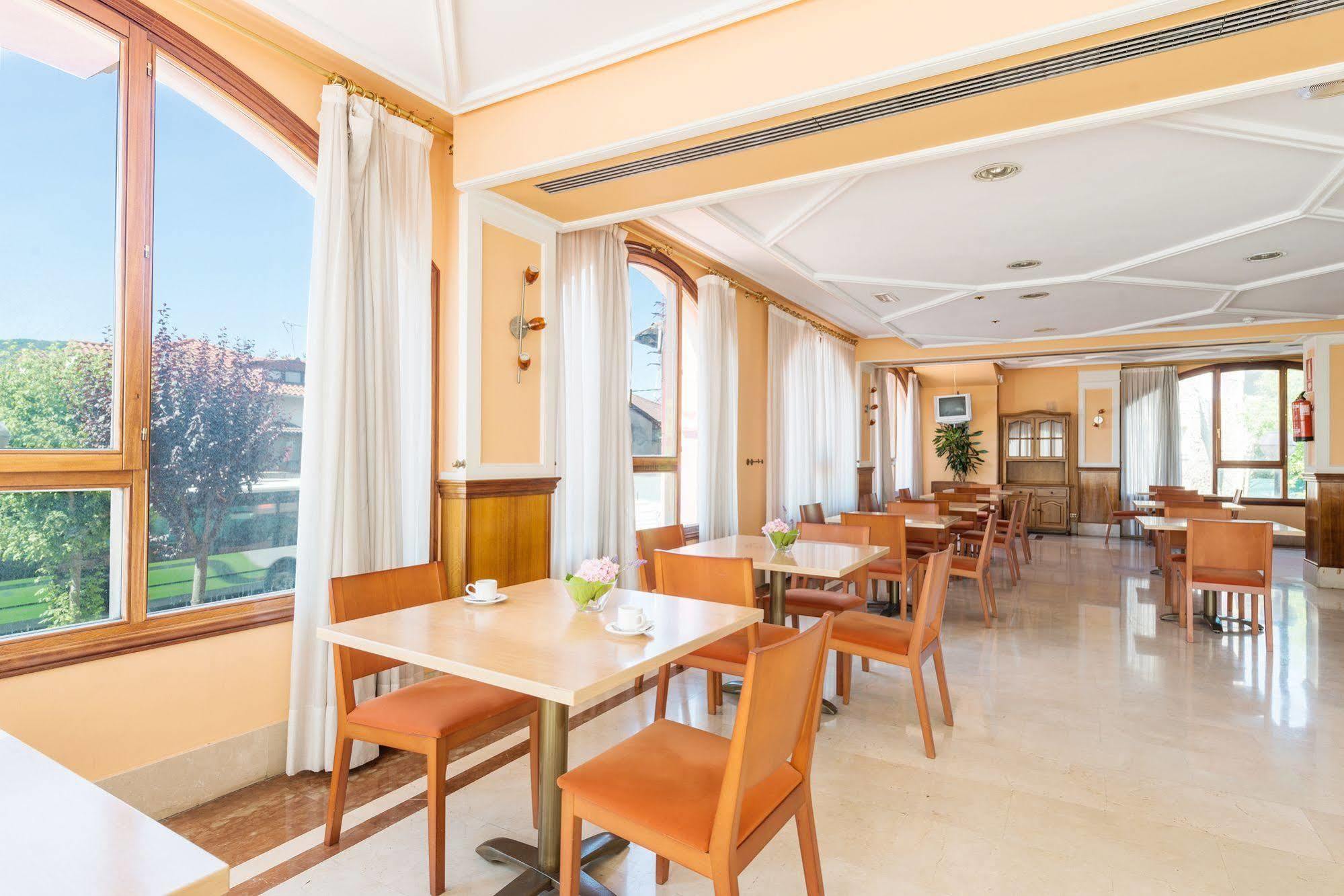 Tryp Bilbao Sondika Hotel Экстерьер фото