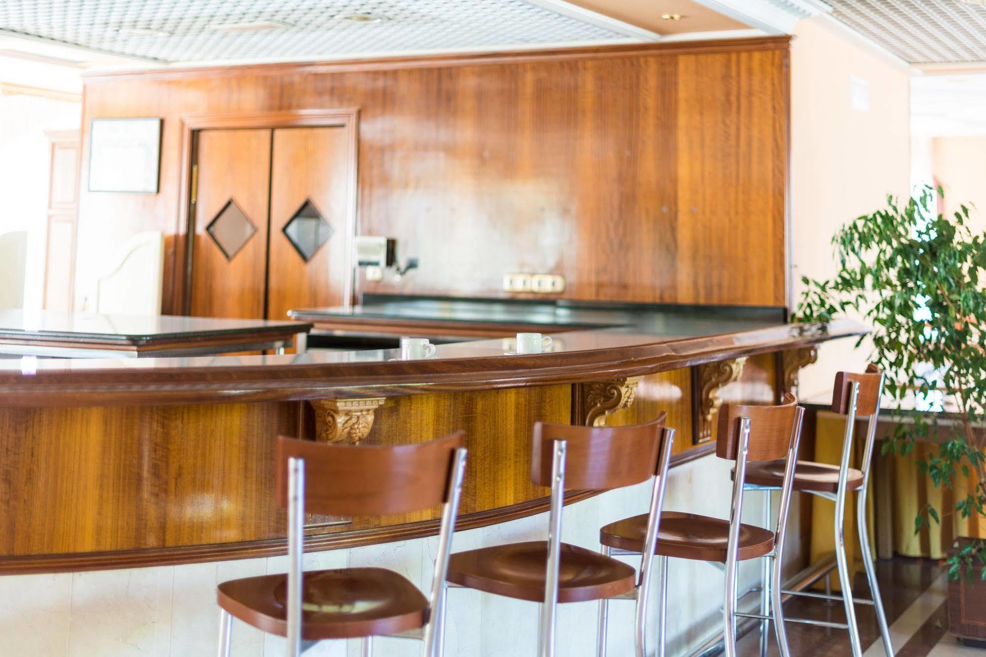 Tryp Bilbao Sondika Hotel Экстерьер фото
